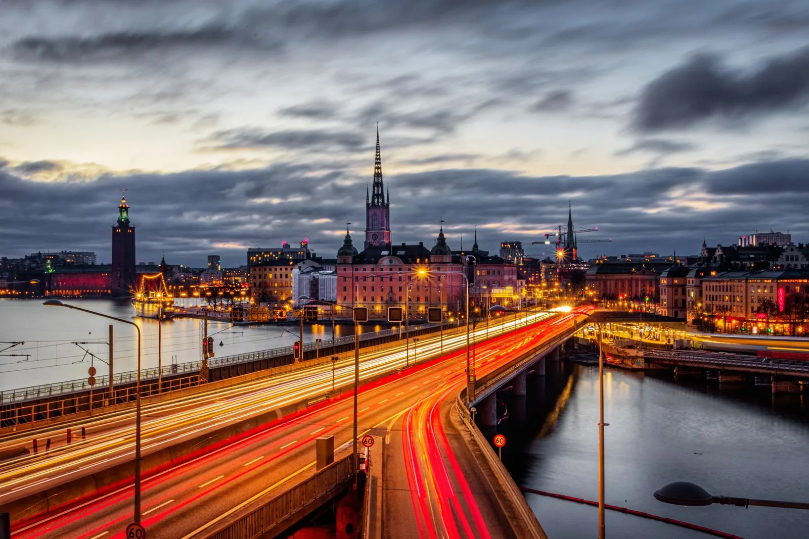 IPTV Sverige – Stockholm upplyst på kvällen